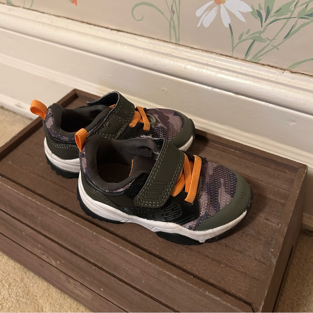 Toddler Cat & Jack Camouflage Sneakers with Orange Accents - 5C